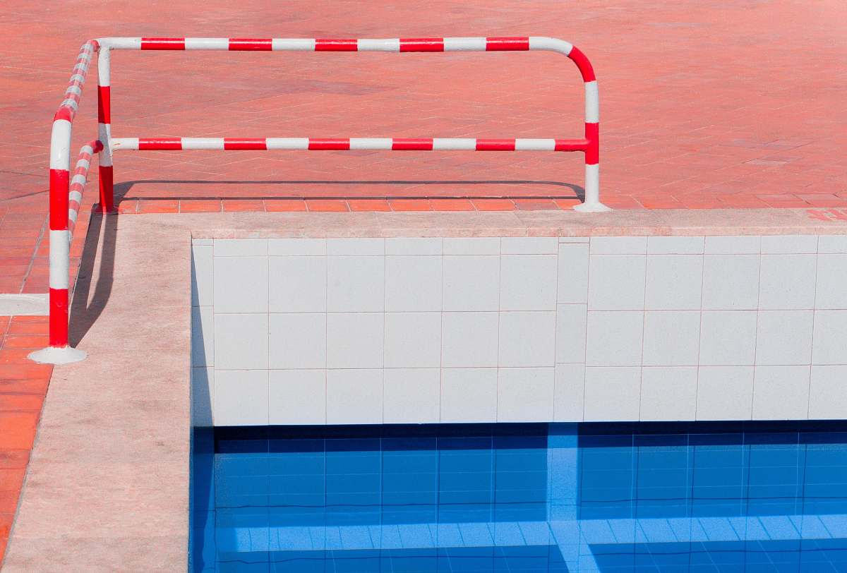 morocco red and white stripe pool rail cone