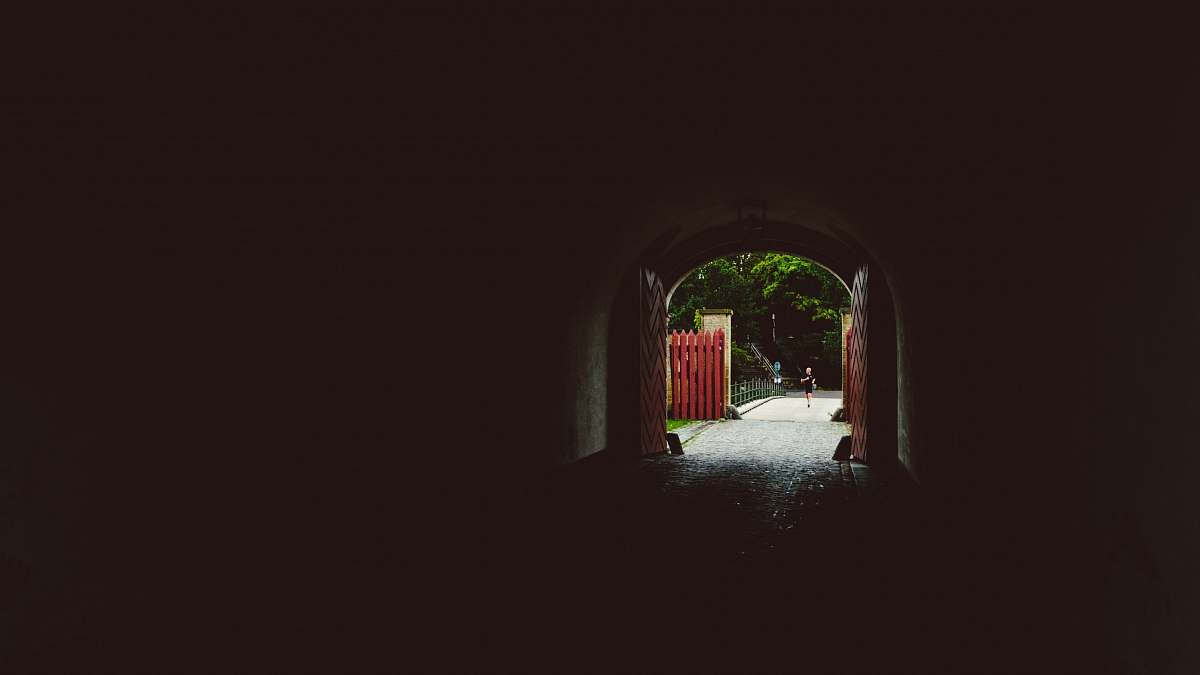 building opened gate arch