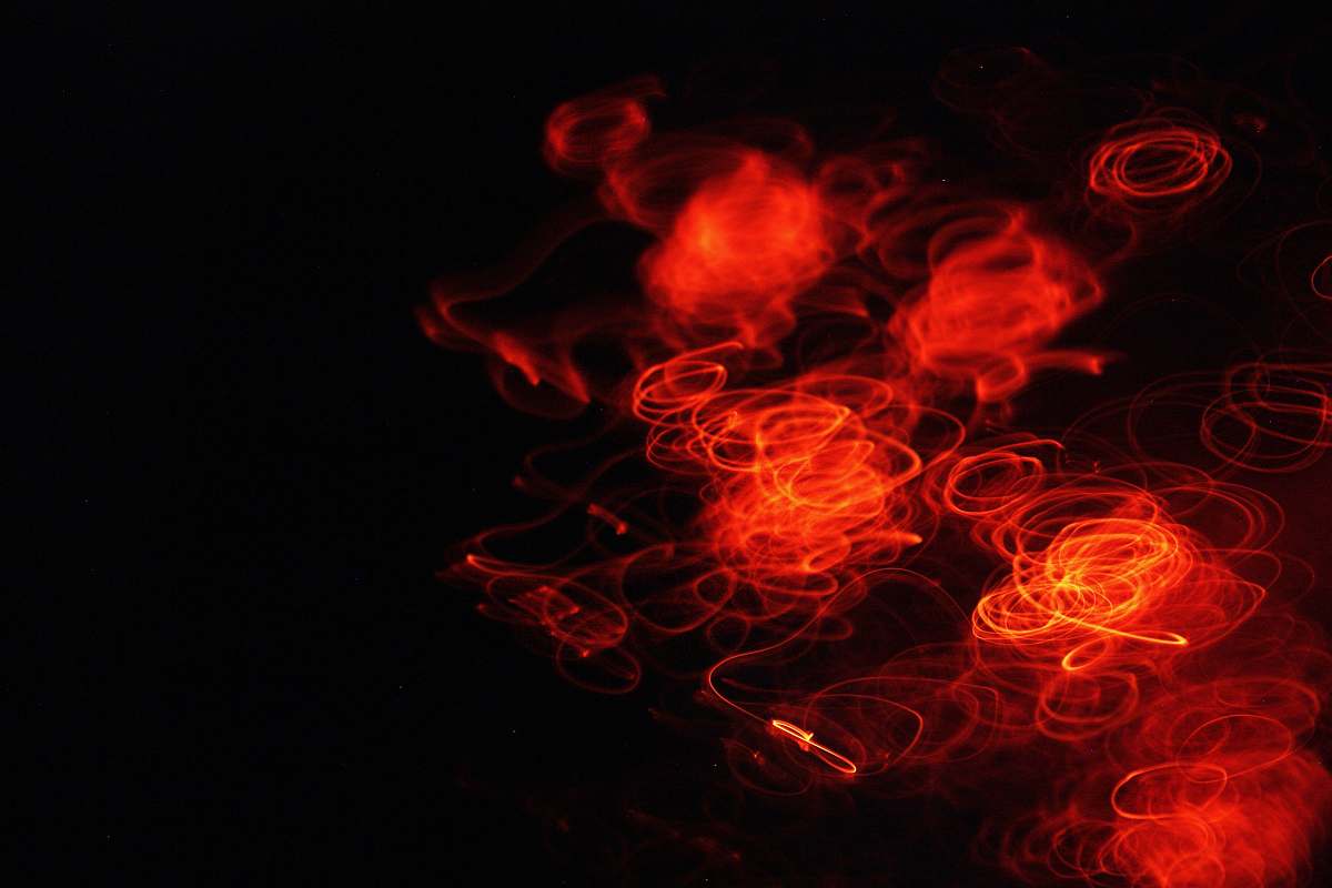 snohomish red lights in a dark bacground wa