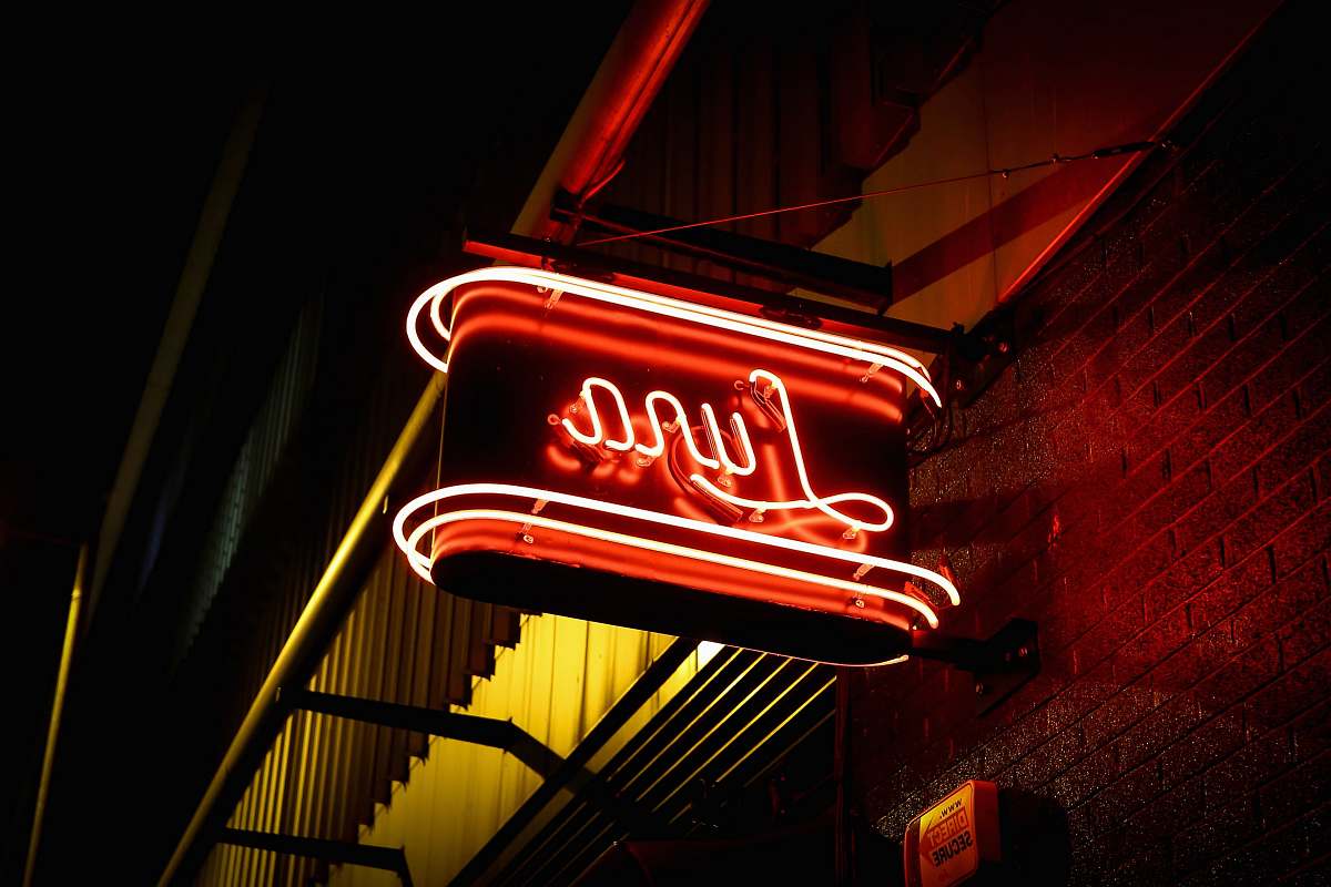 diner red Luna neon light signage during night time meal