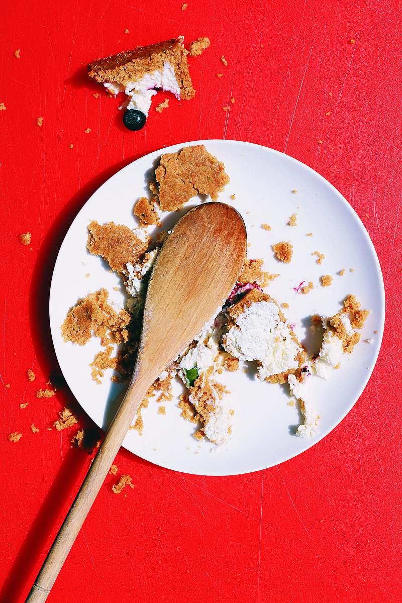 plant sliced of cake cutlery