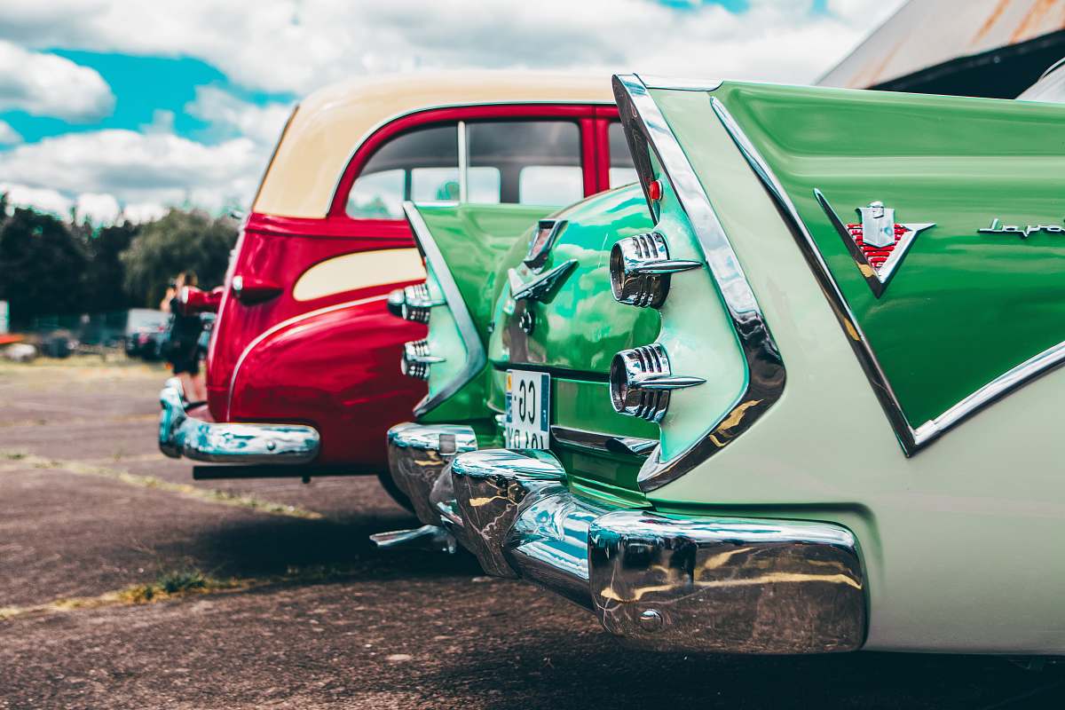 car red, green, and beige cars thise