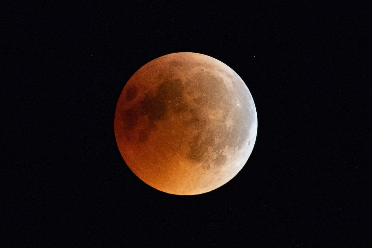 switzerland lunar eclipse badesee hasliberg