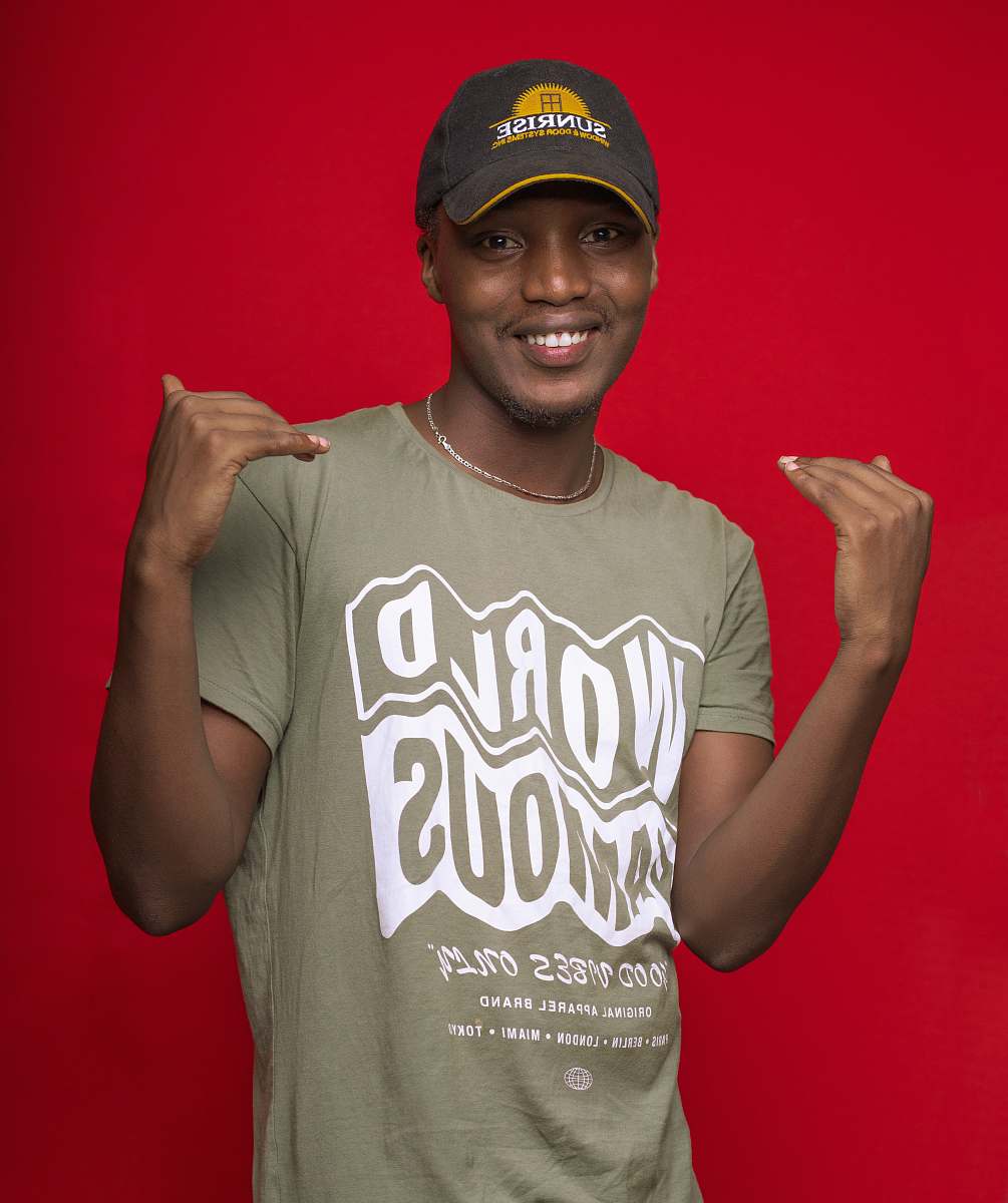 apparel man wearing gray and white crew-neck t-shirt clothing