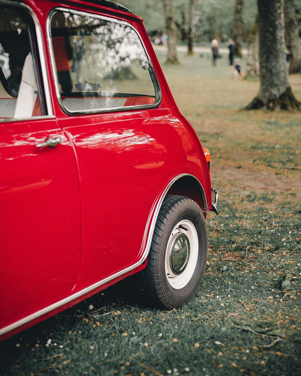 spoke red car tire