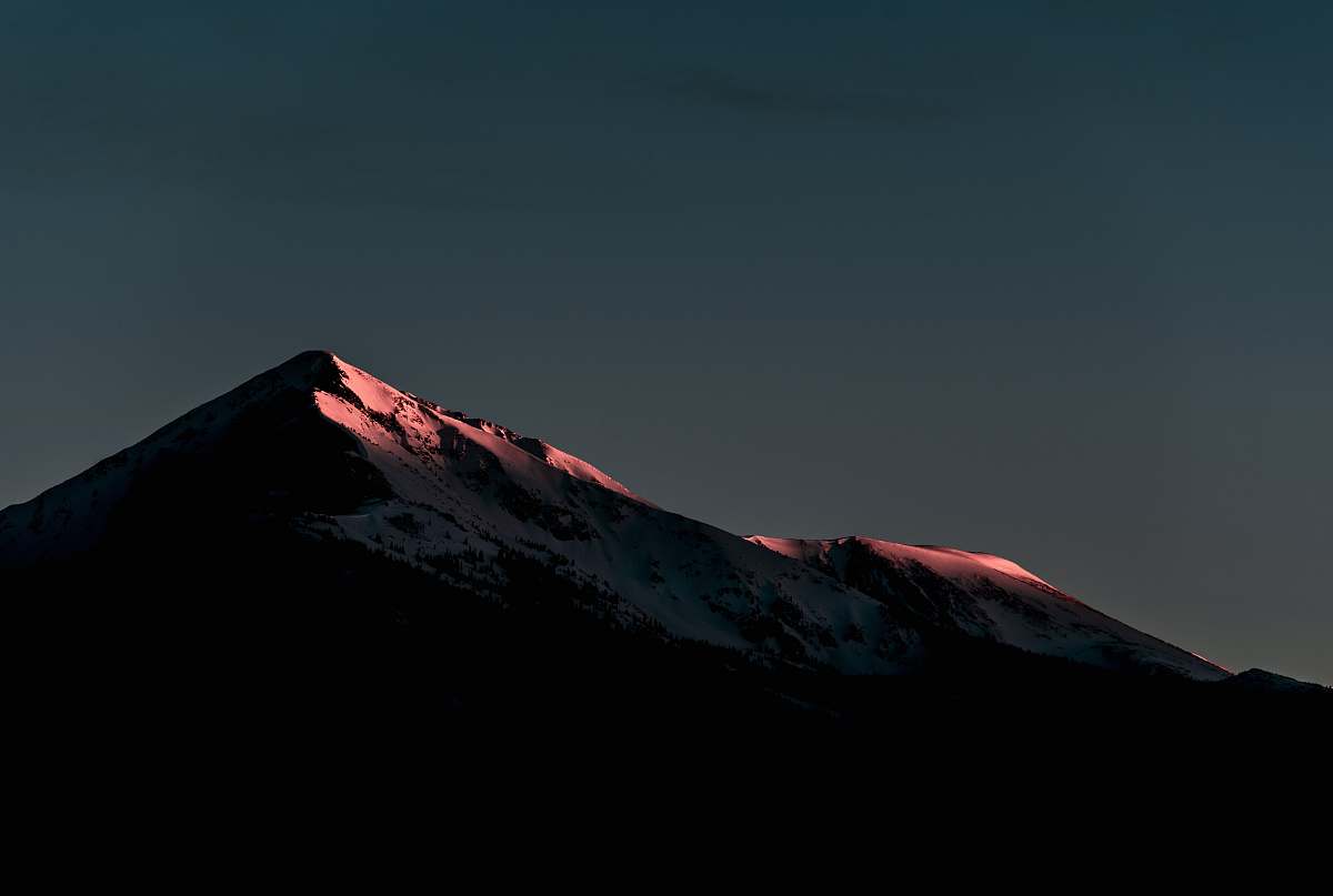 peak silhouette of mountain nature