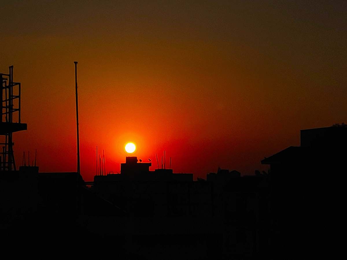 sunlight building silhouette at dawn dawn