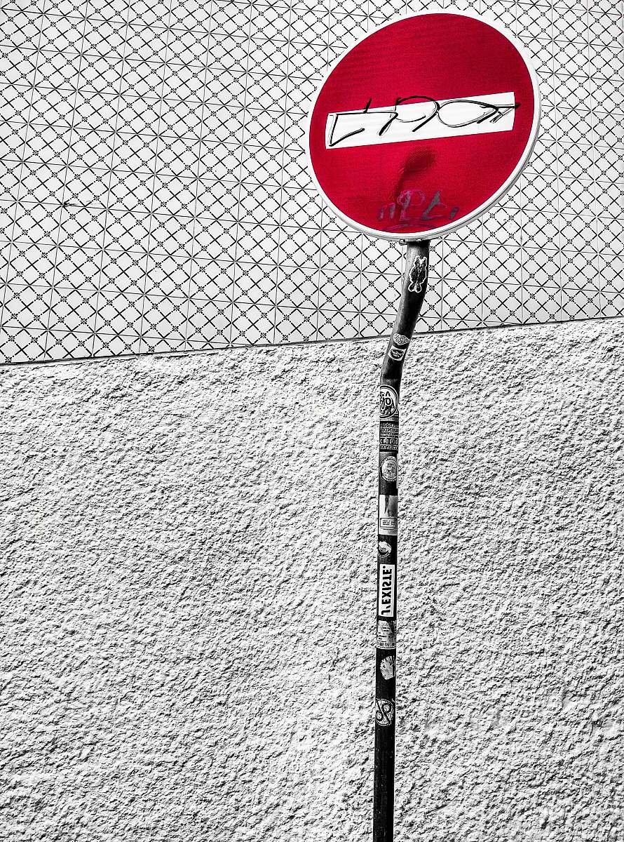 porto do not enter signage portugal