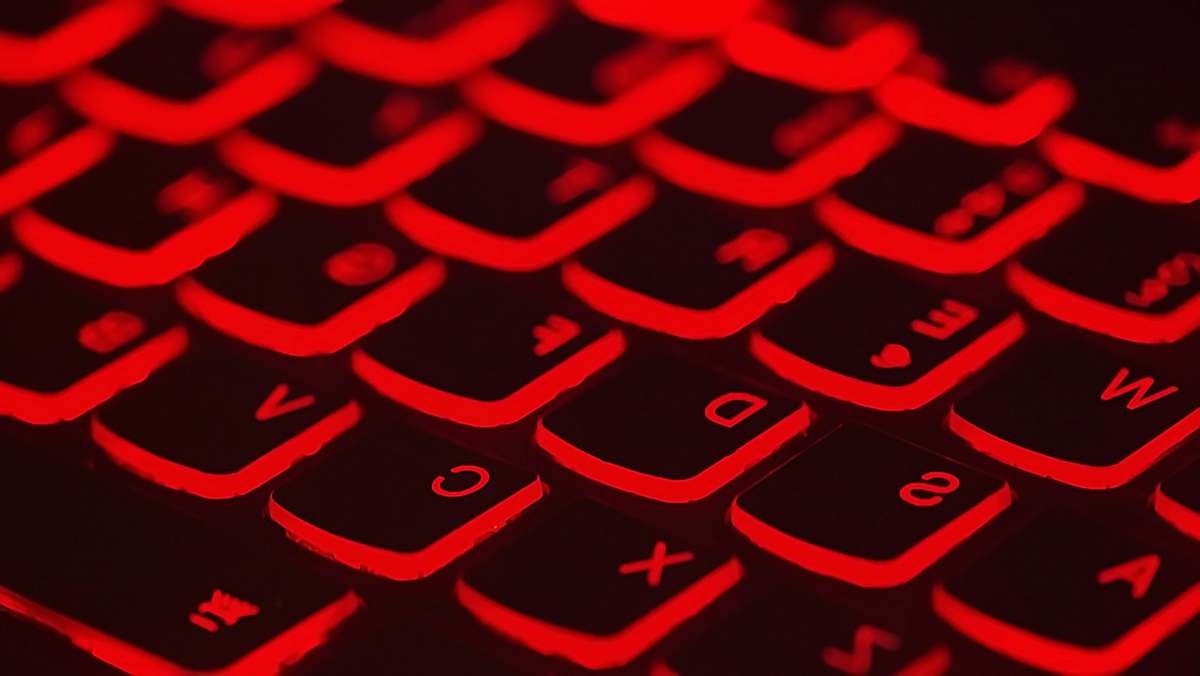 neon red lighted keyboard light