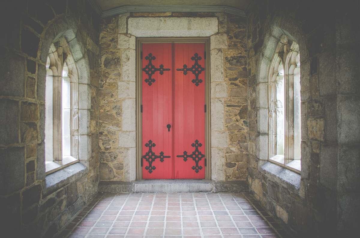 door red wooden closed windows