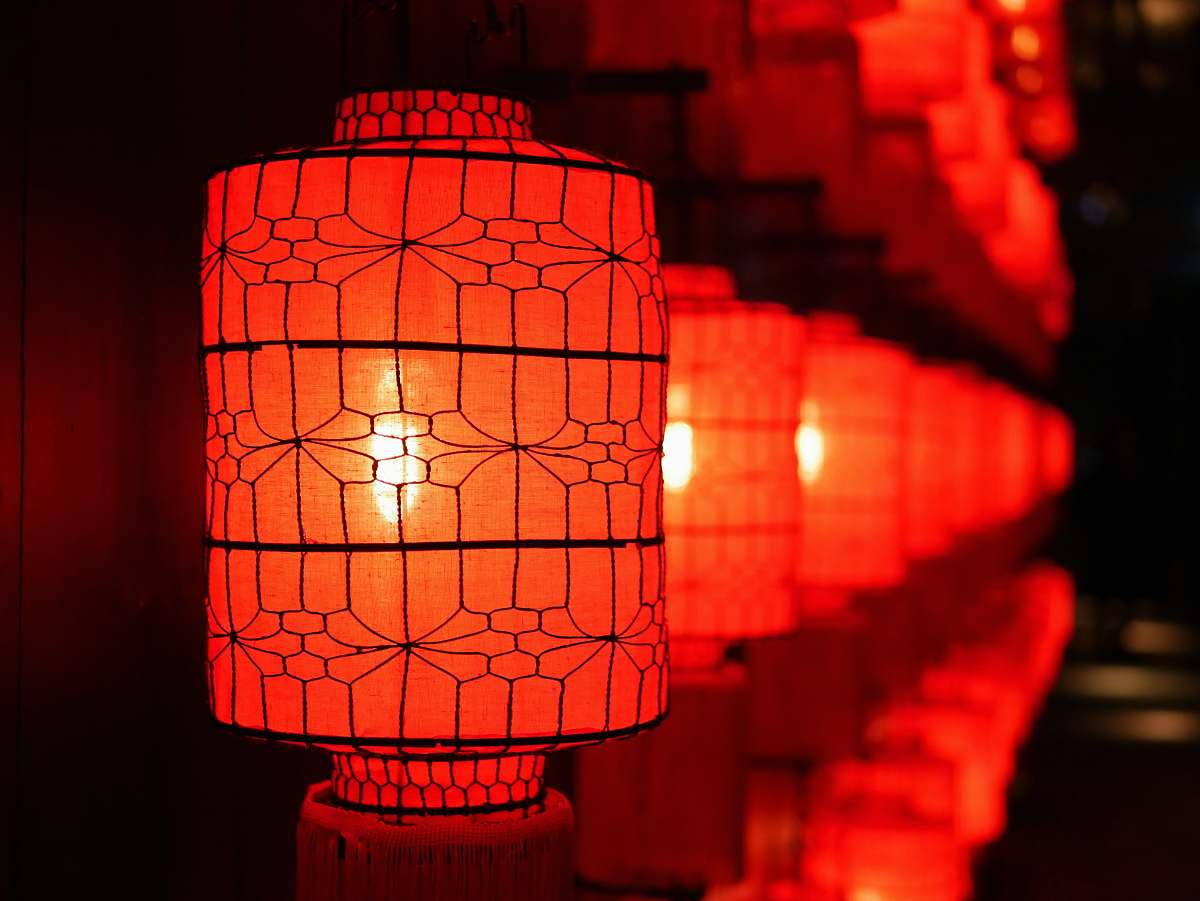 lamp shallow focus photography of red paper lanterns lantern