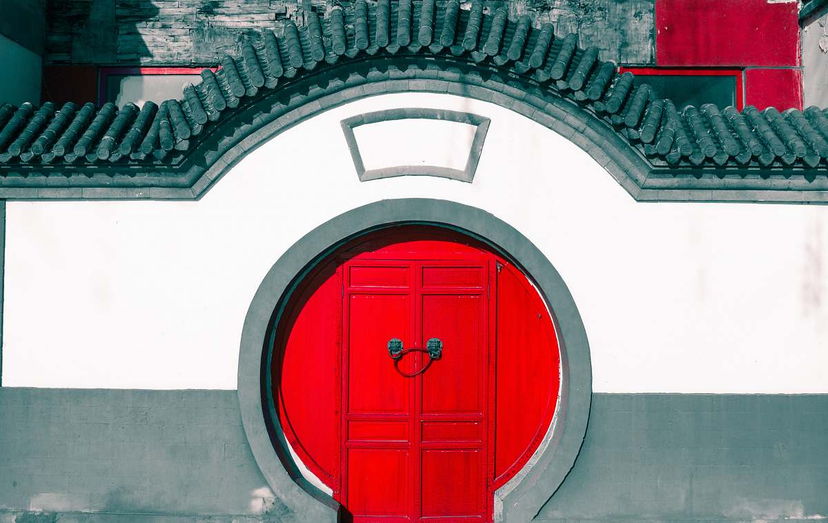 door wall with red gate china