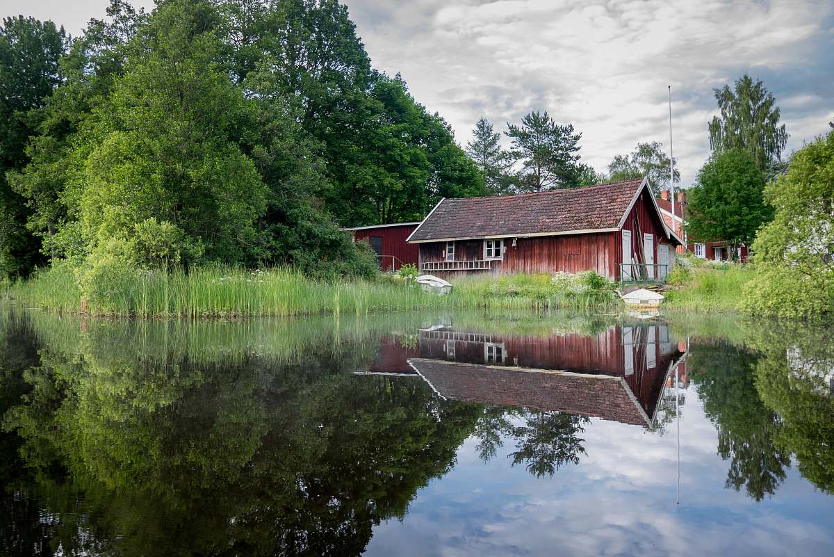 house red barn cottage