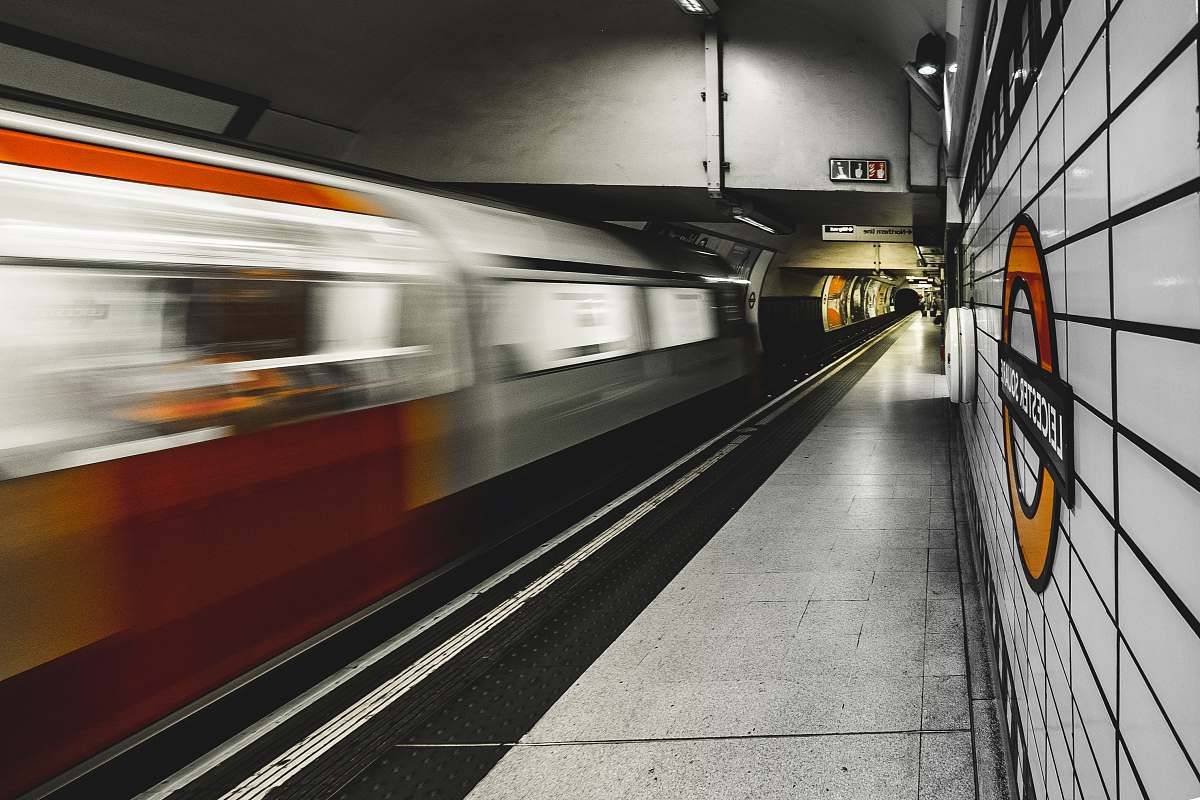 subway time-lapse of train on subway speed