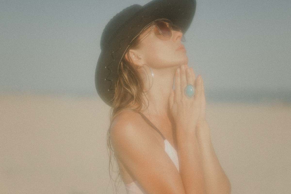 apparel  hat