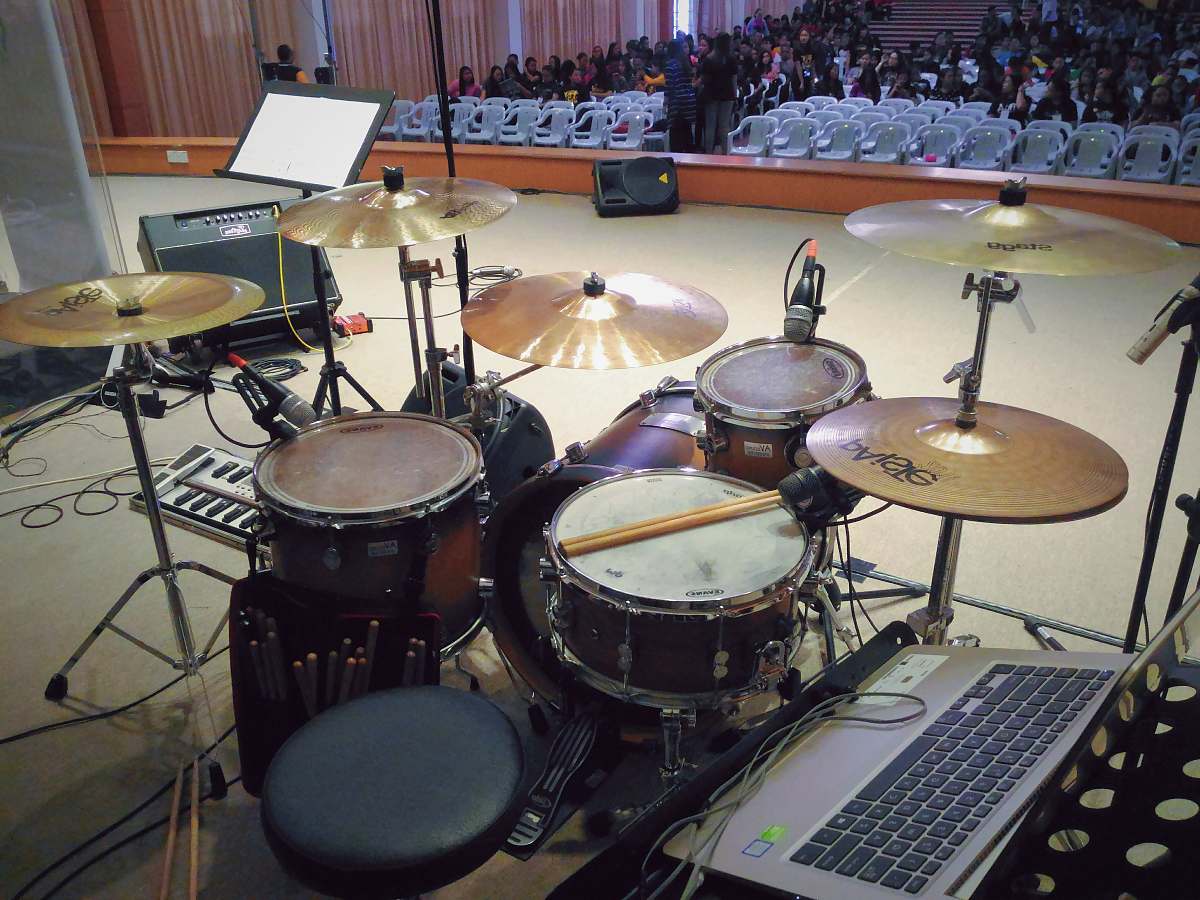 computer brown and black drum kit keyboard