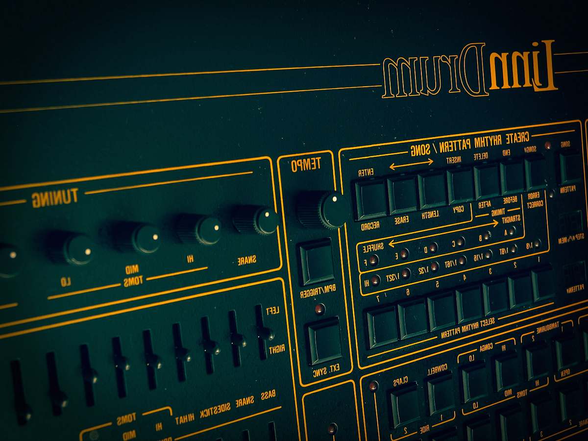 computer close view of Linn Drum machine hardware