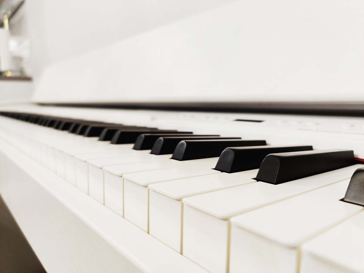 iampaq white piano keys piano