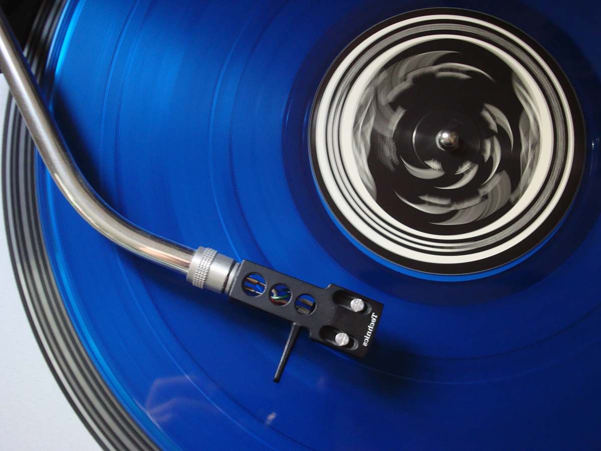 electronics black and blue turntable record
