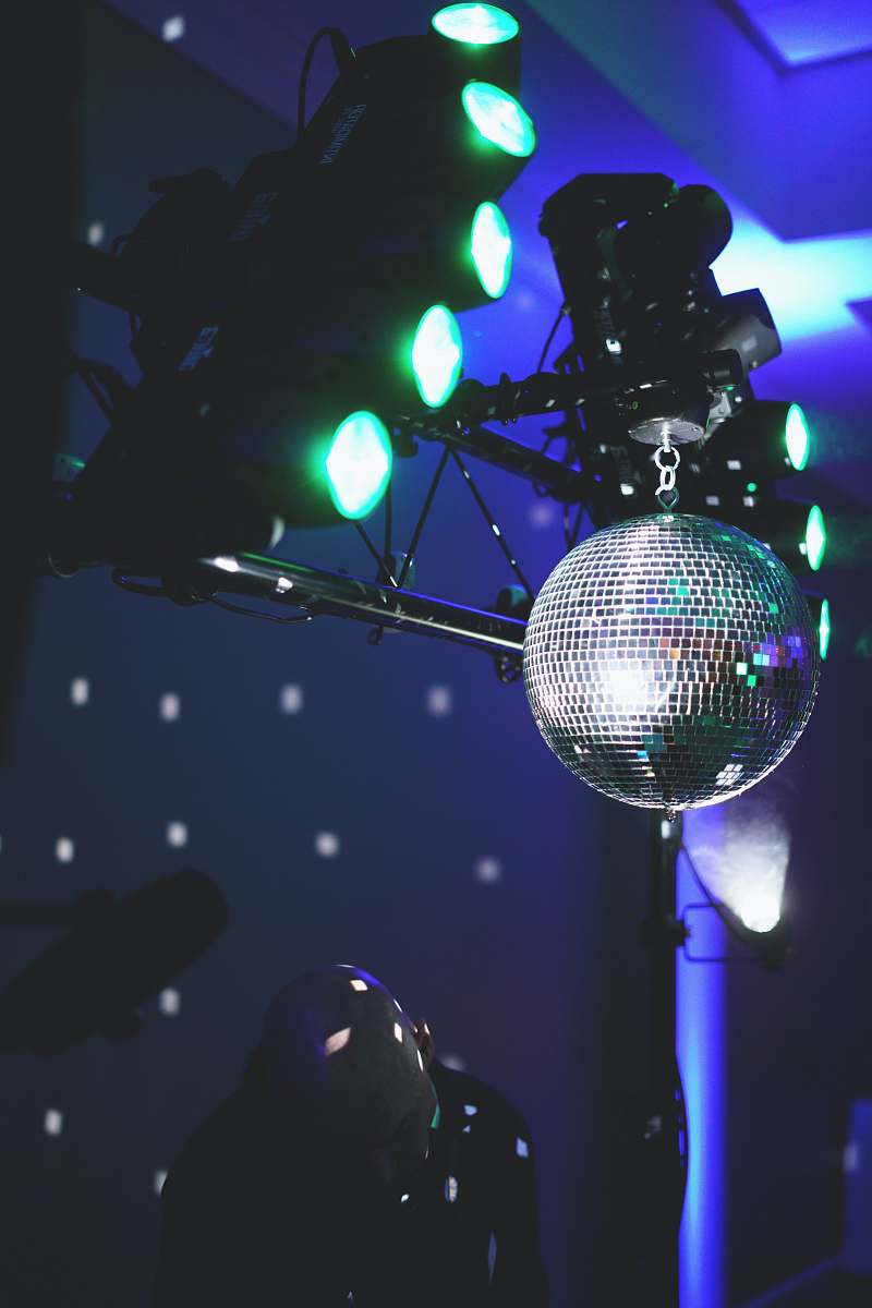 mirrorball silver disco lights light