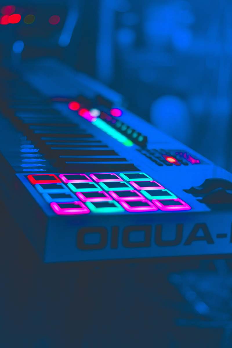keyboard turned on electronic keyboard buttons