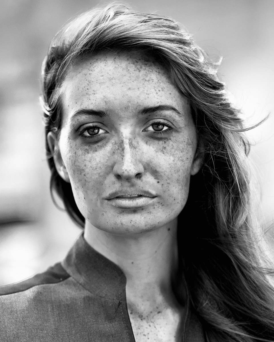 black-and-white grayscale portrait photo of woman portrait
