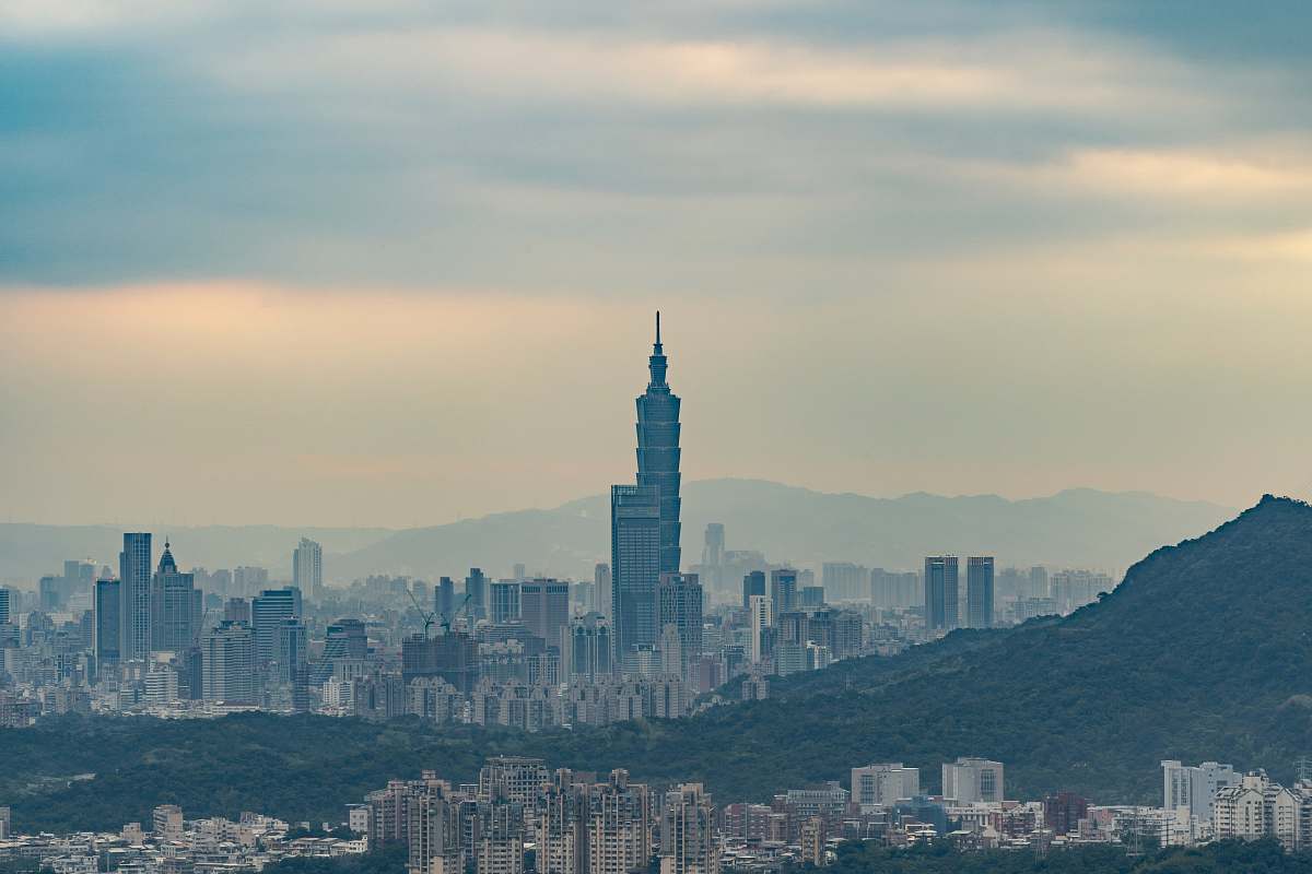 city aerial photography of an urban city skyline during daytime urban