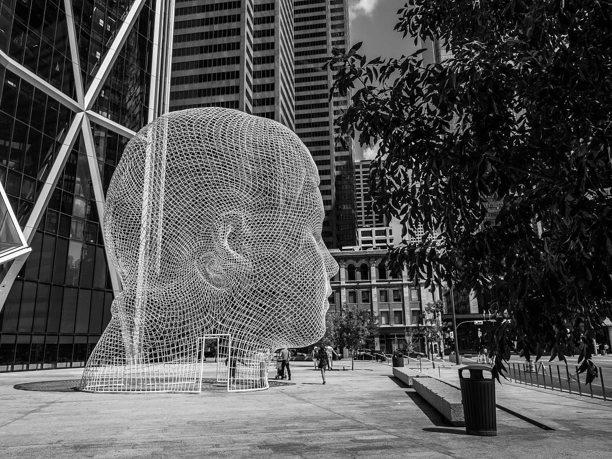 city head statue black-and-white