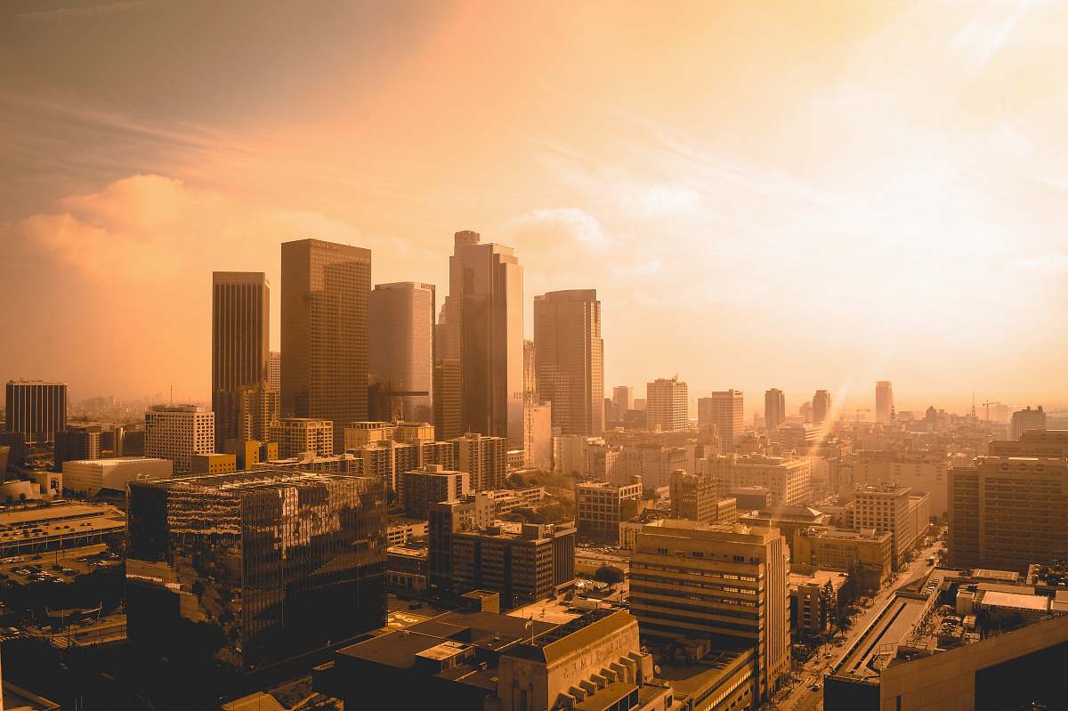 city landscape photography of buildings downtown