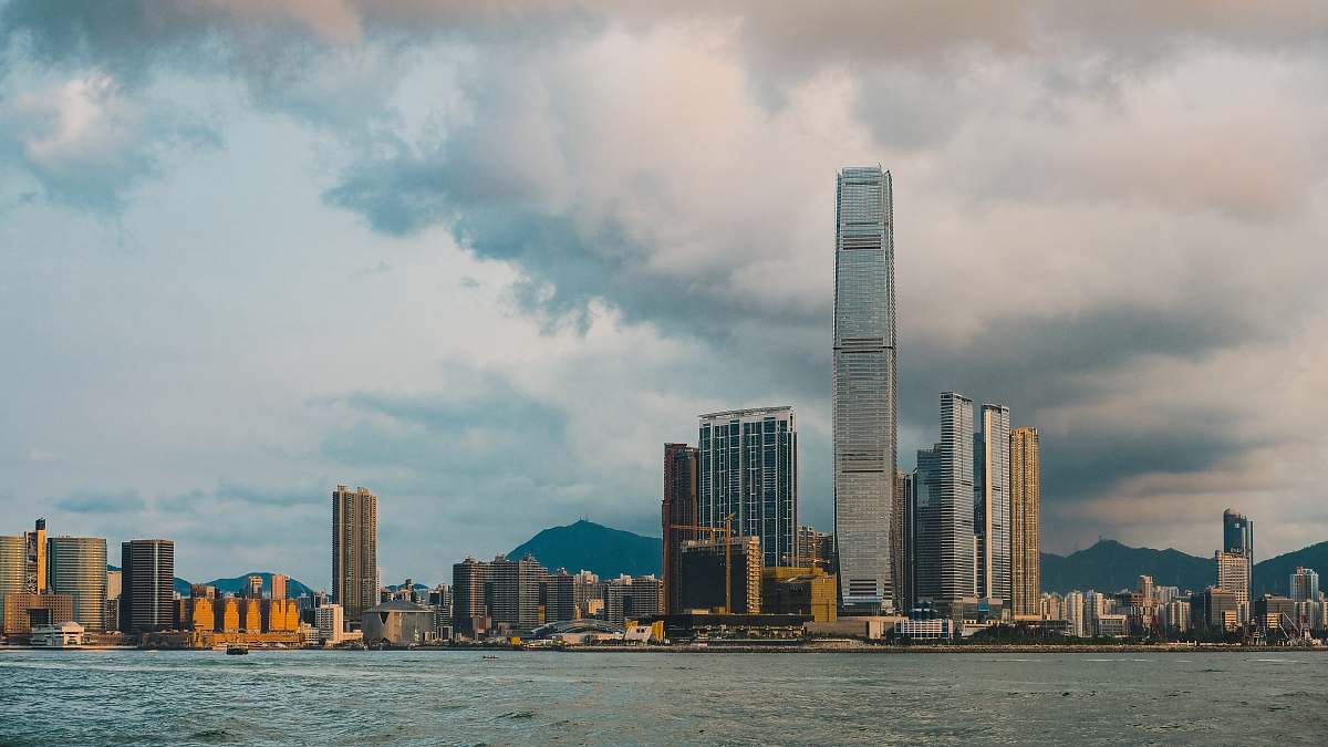 city skyline photography of high-rise building during daytime urban