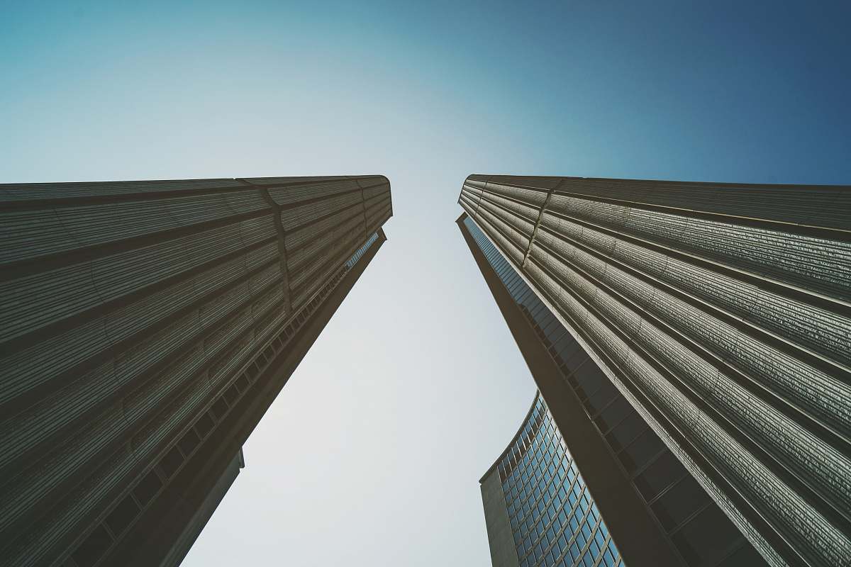 city worm view photo of brown concrete building urban