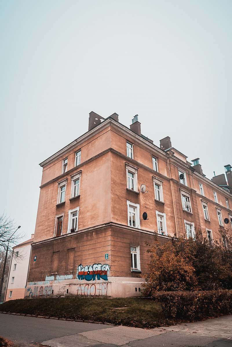 building brown building high rise