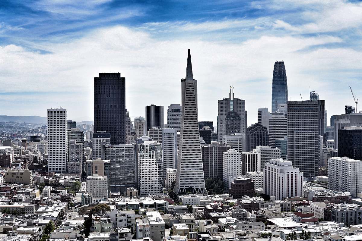 building buildings in city urban