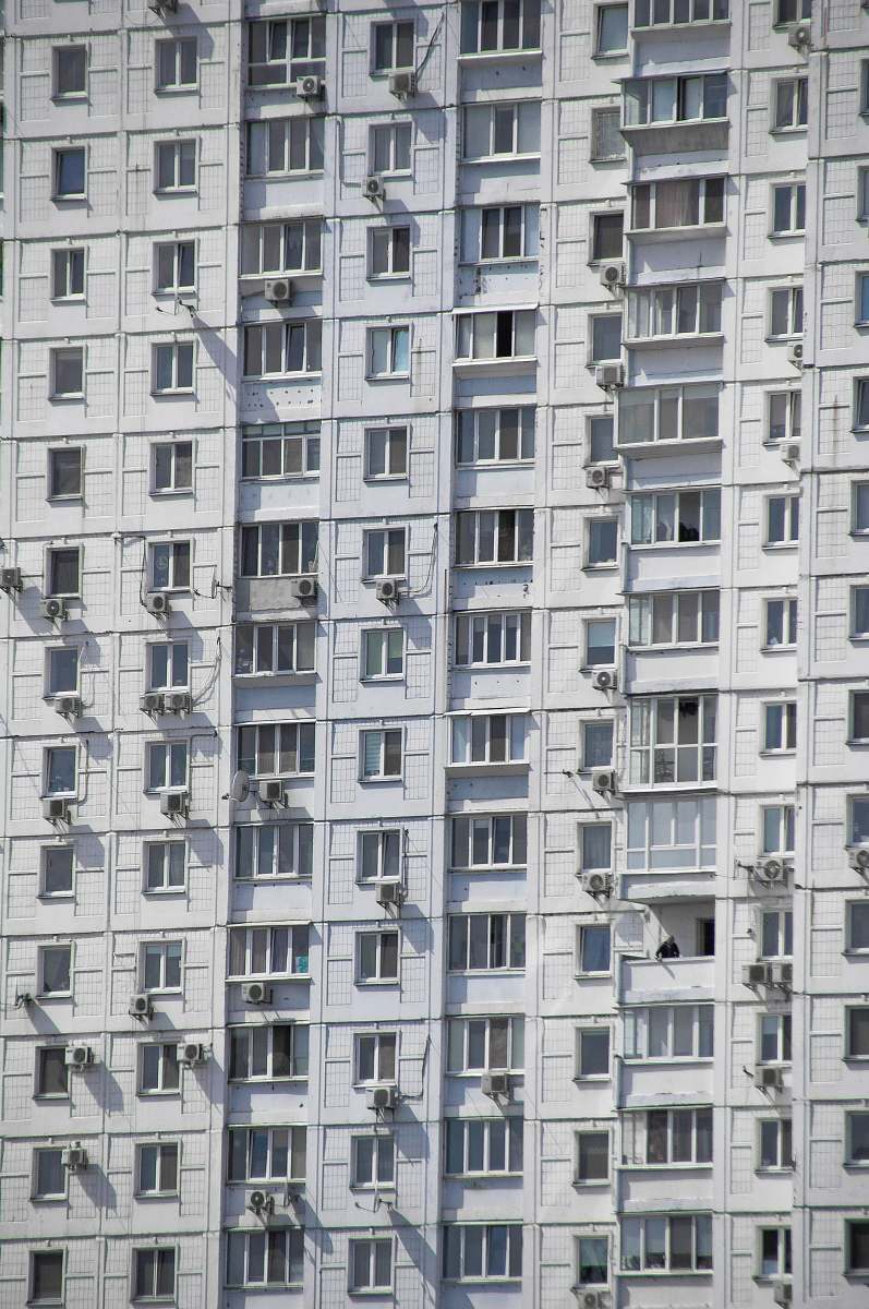 building white apartment building high rise