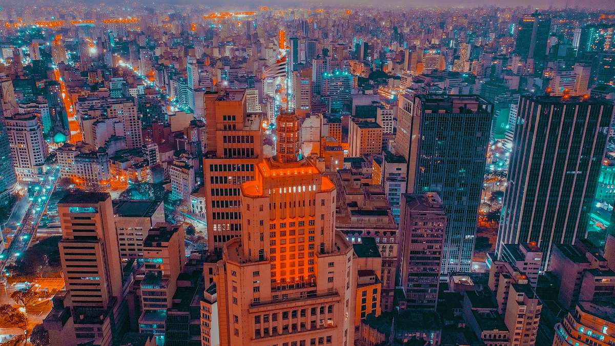 nature birds eye photography of high rise building outdoors