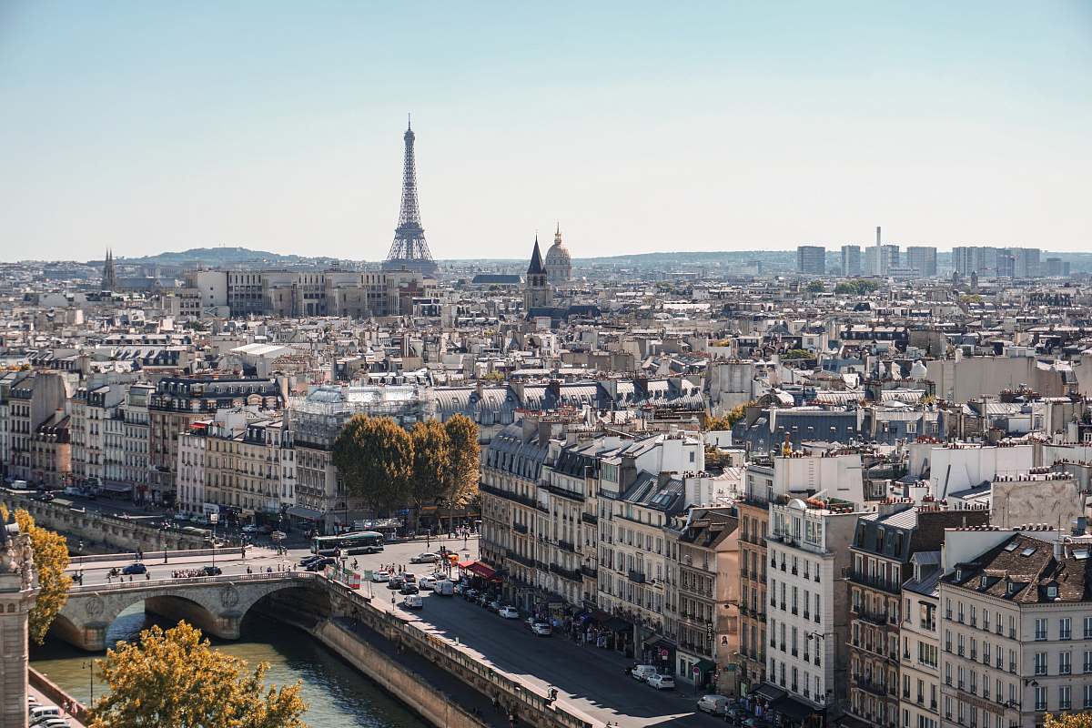nature high-rise buildings during daytime outdoors