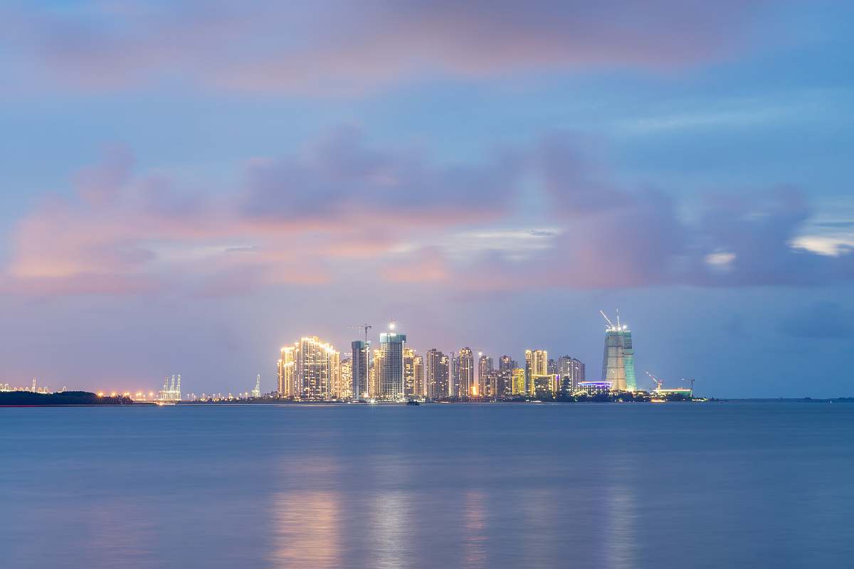 city city skyline during daytime building