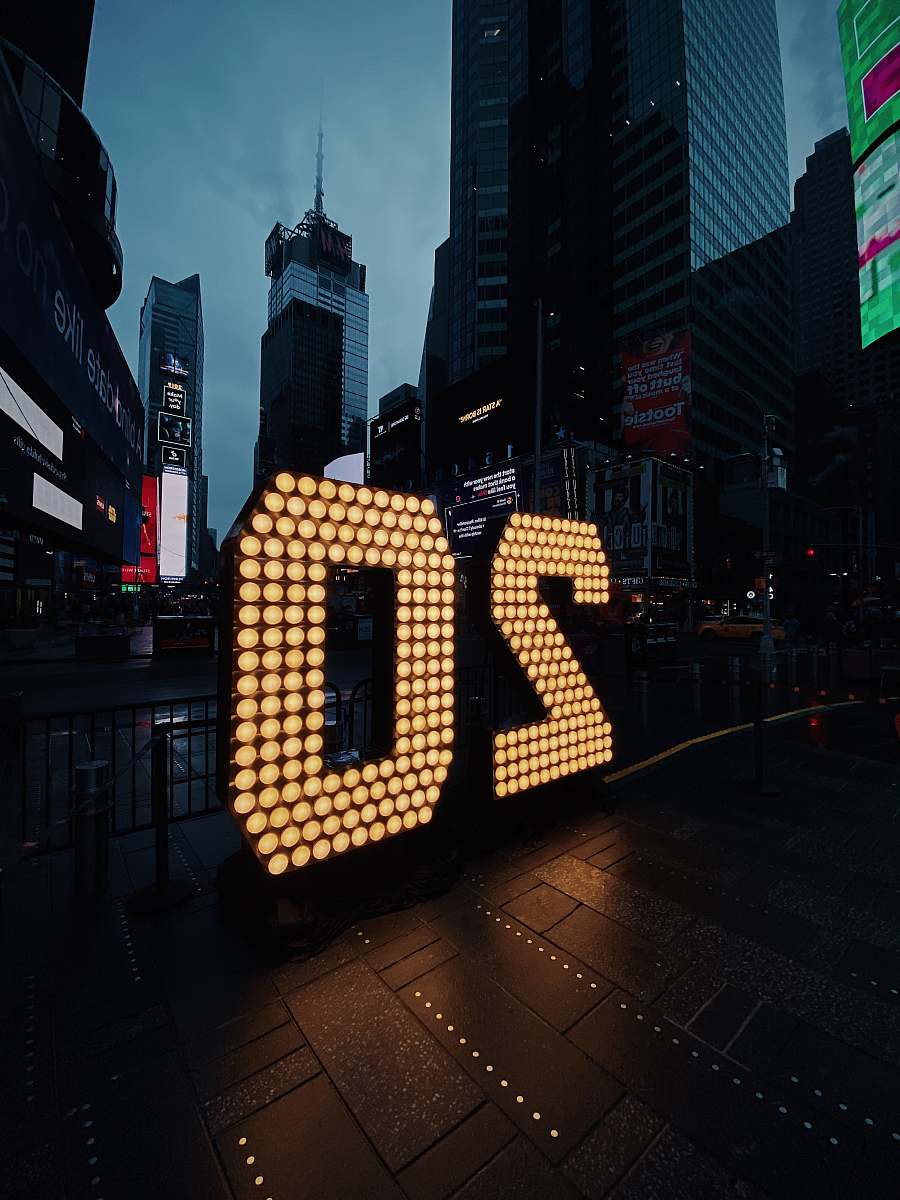 urban yellow number 20 LED lights metropolis
