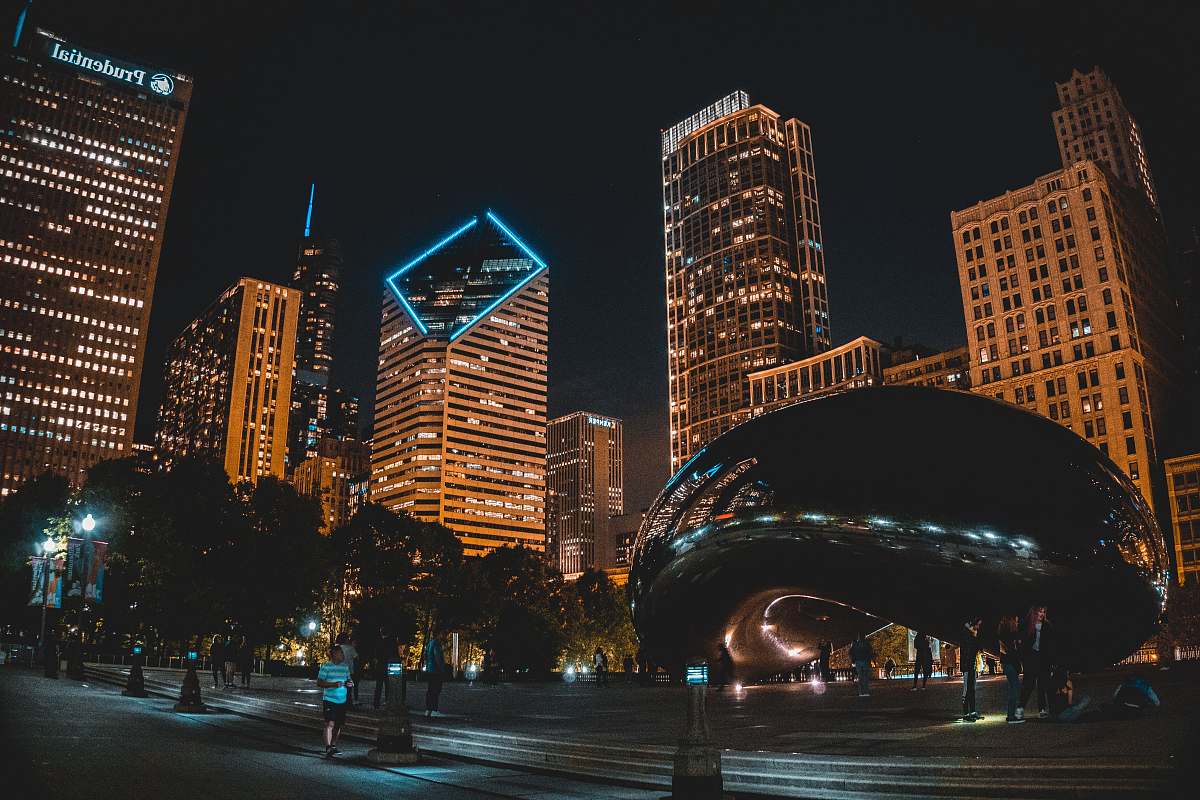 downtown Cloud Gate, Chicago town
