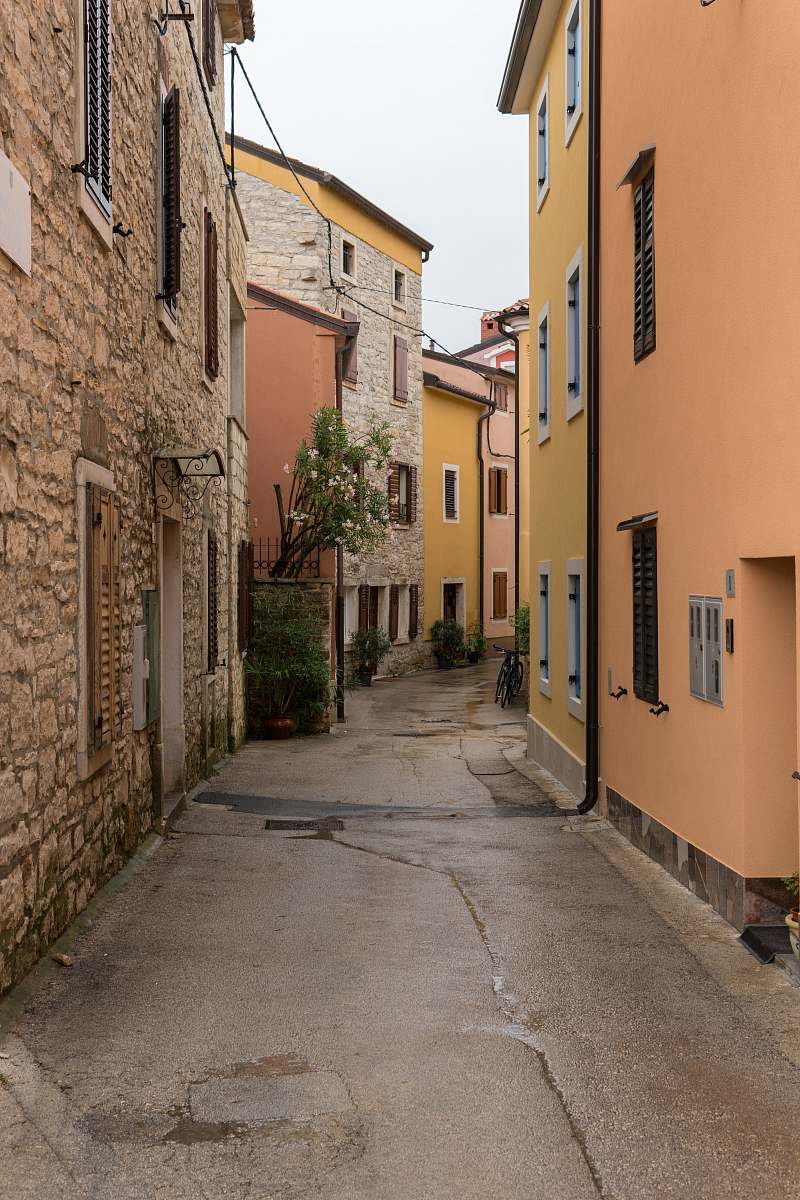 town pathway between houses street