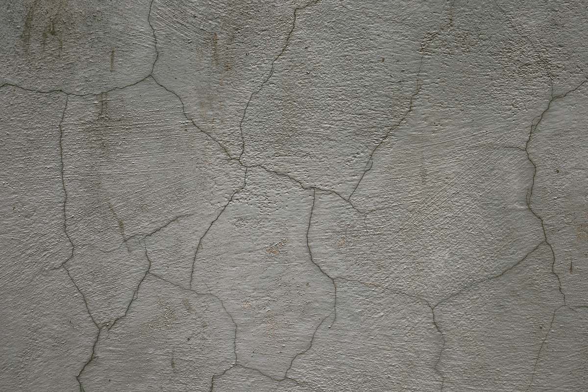 grey cracked wall concrete