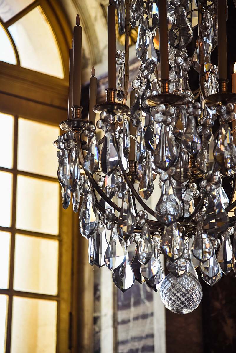 lamp turned-off clear glass chandelier crystal