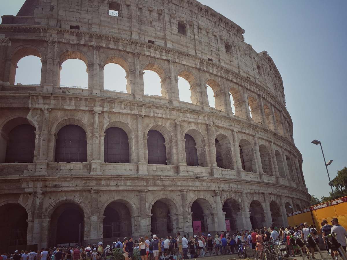 building Coliseum, Rome Italy architecture