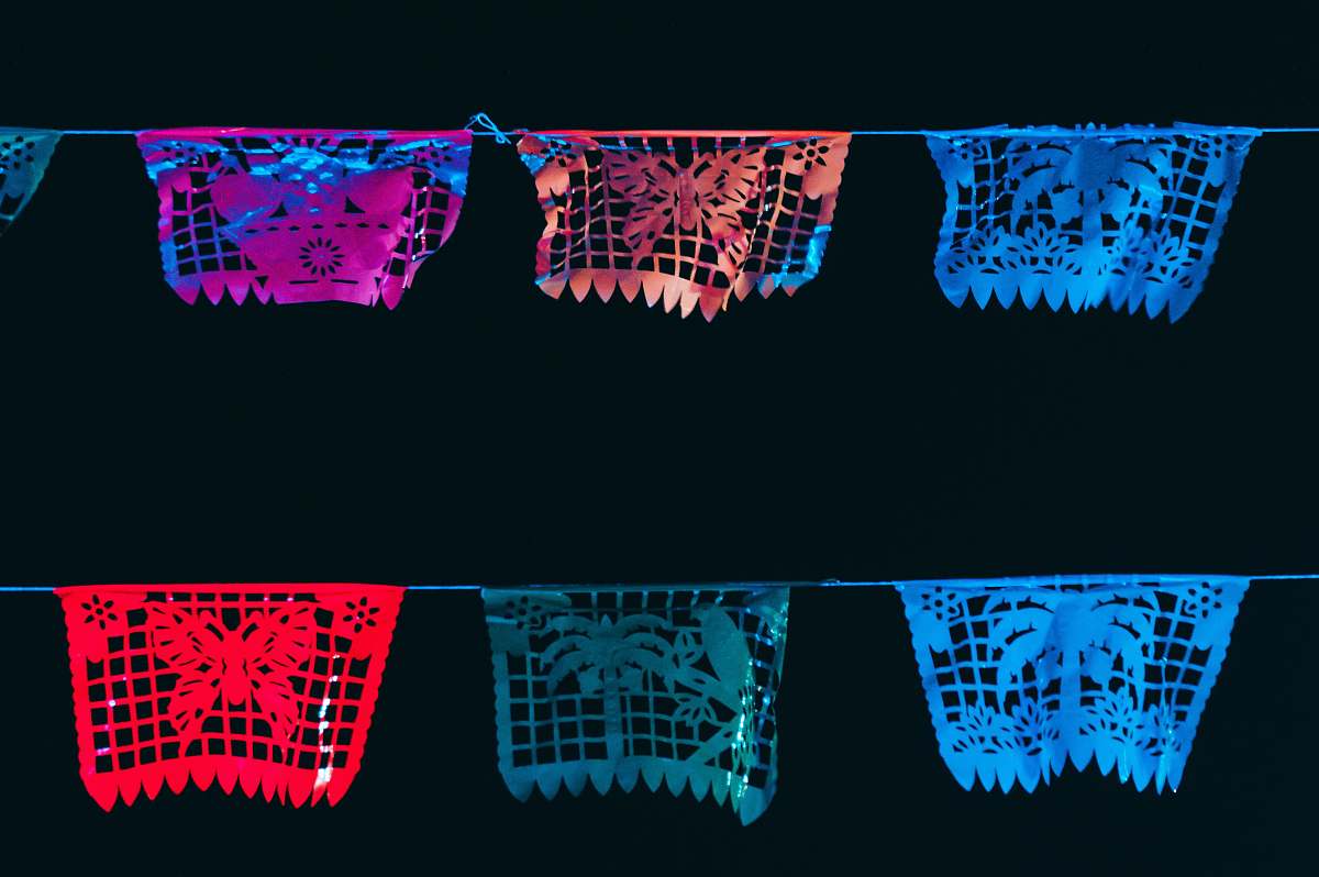 apparel multicolored buntings light