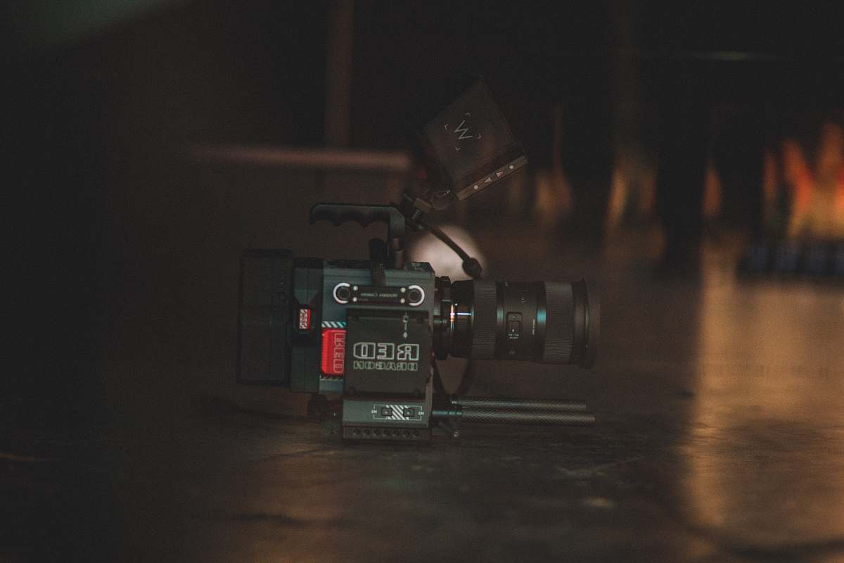 camera tilt shift lens photography of black professional camera dragon