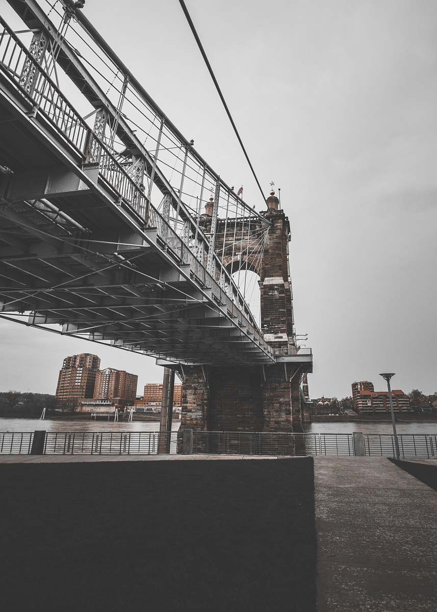 cincinnati gray and brown bridge united states