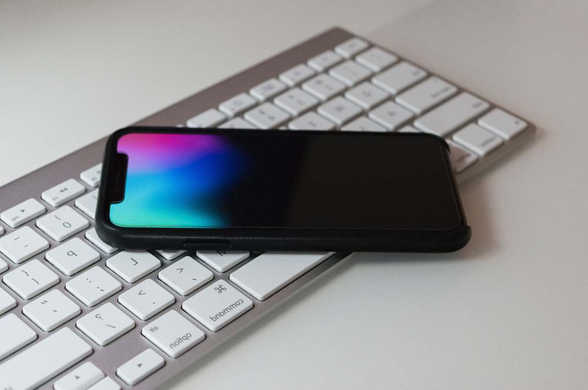 hardware Android smartphone on Apple magic keyboard computer hardware