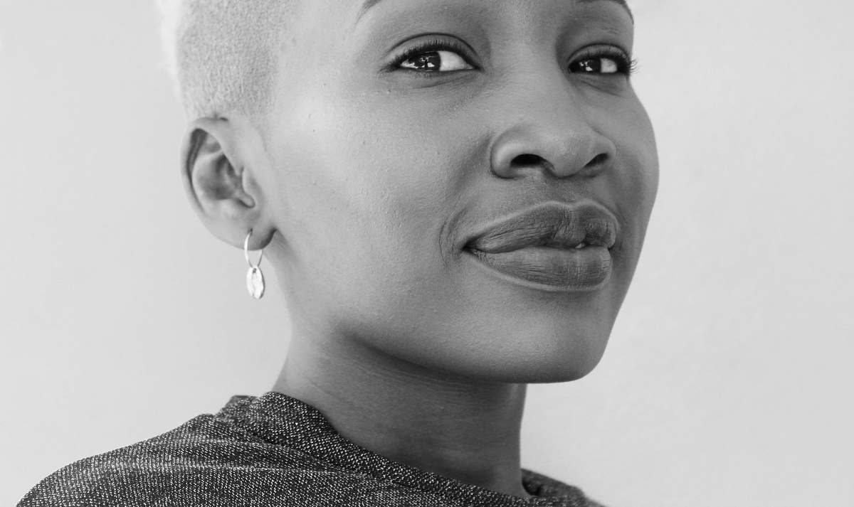 face grayscale photo of woman black-and-white