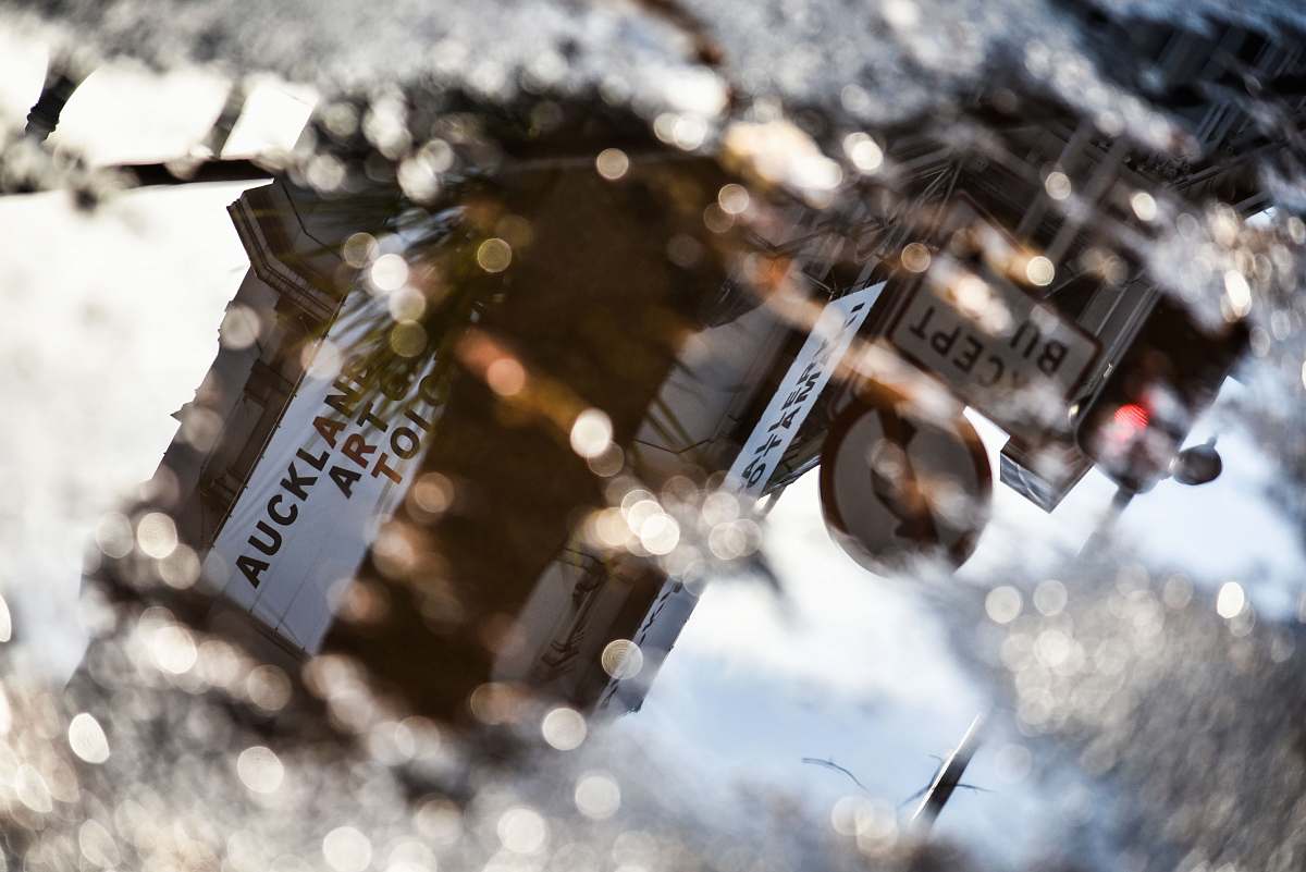 police water reflection of post ultrawide wallpaper