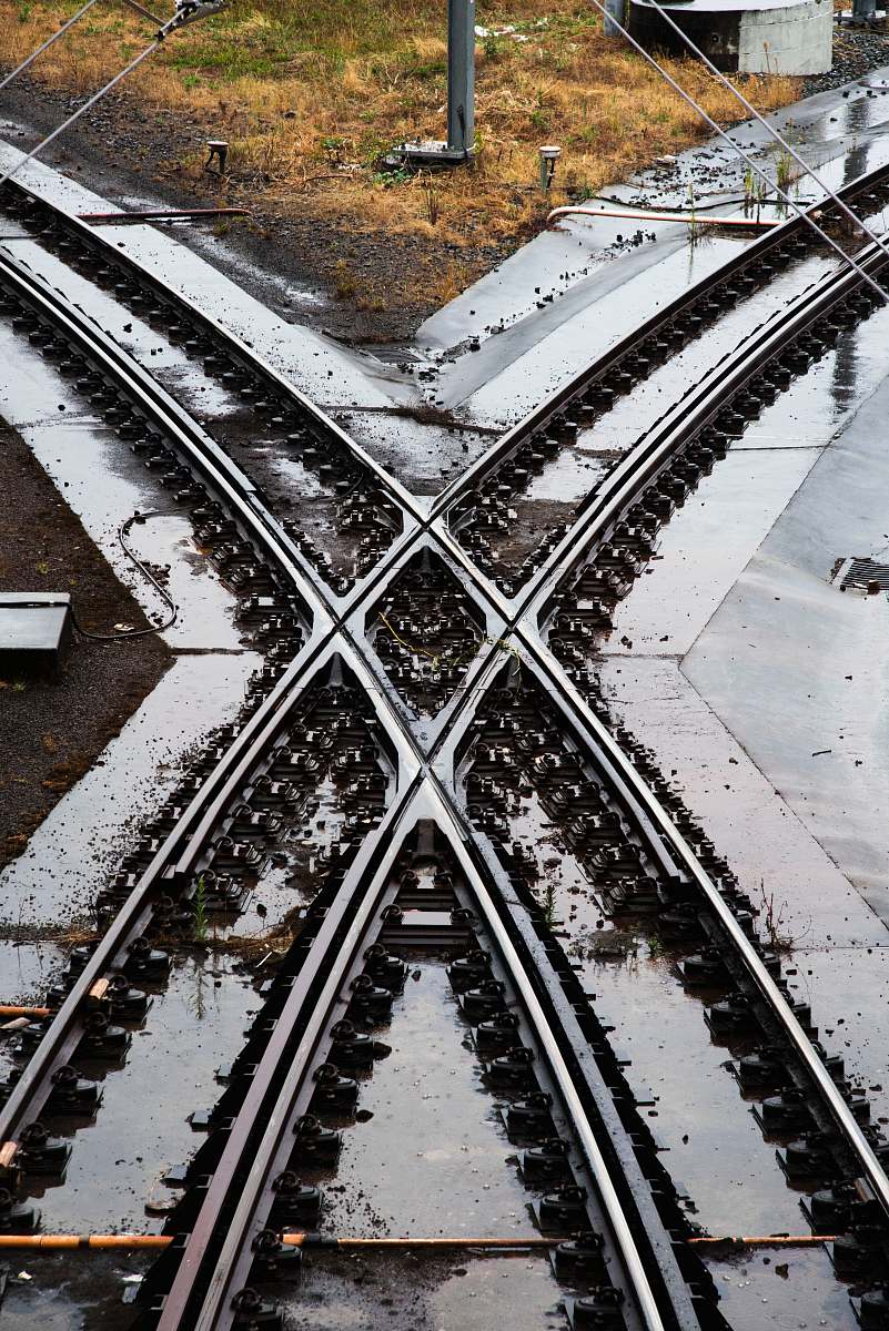 rail two train tracks crossing railway